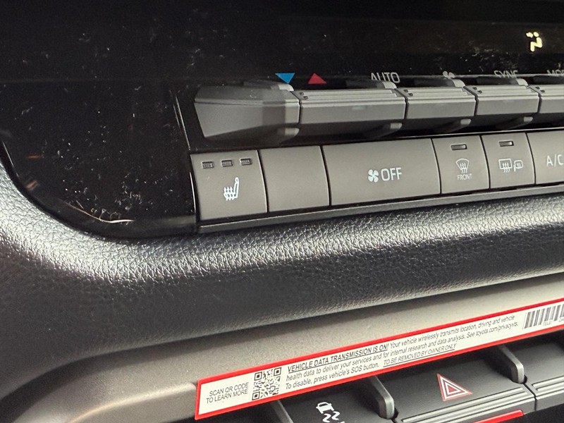 Toyota Tundra 4WD Vehicle Image 17