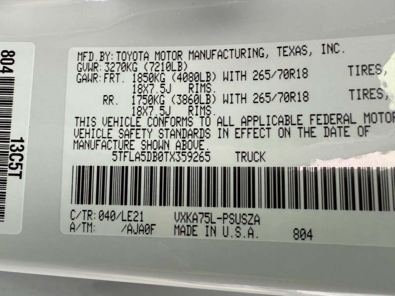 Toyota Tundra 4WD Vehicle Image 18