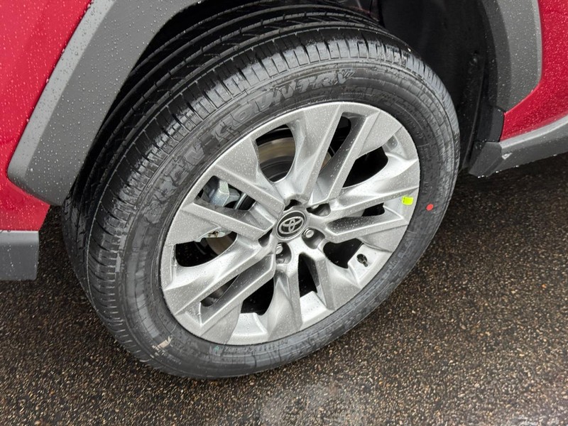 Toyota RAV4 Vehicle Image 5