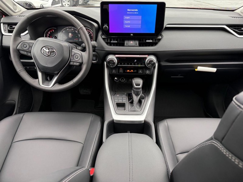 Toyota RAV4 Vehicle Image 7