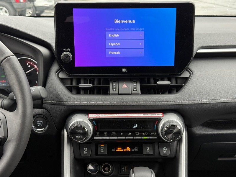 Toyota RAV4 Vehicle Image 9