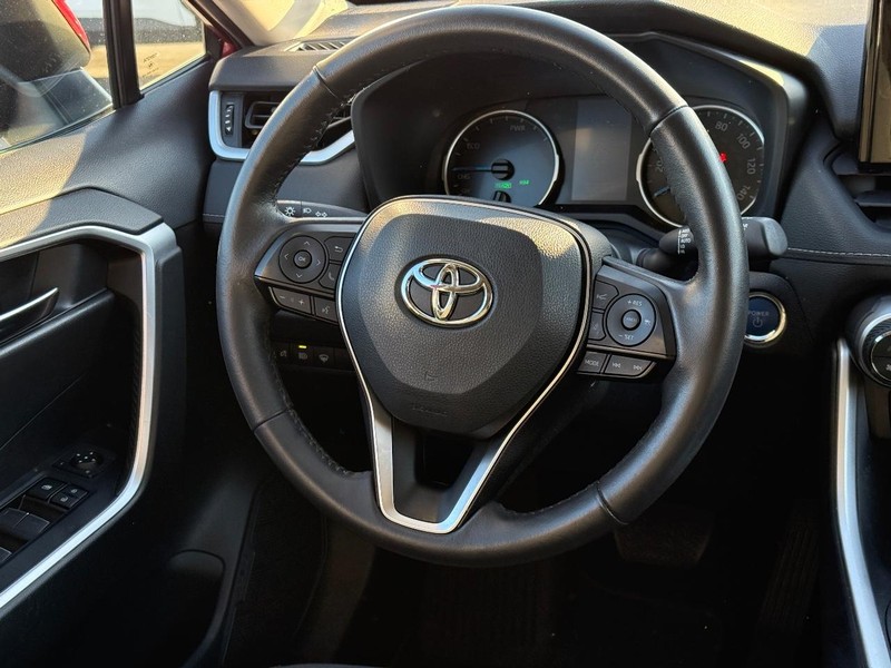 Toyota RAV4 Vehicle Image 13