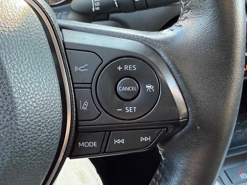 Toyota RAV4 Vehicle Image 18