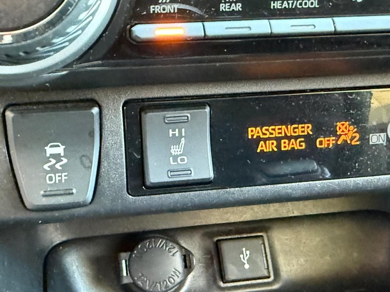 Toyota RAV4 Vehicle Image 22