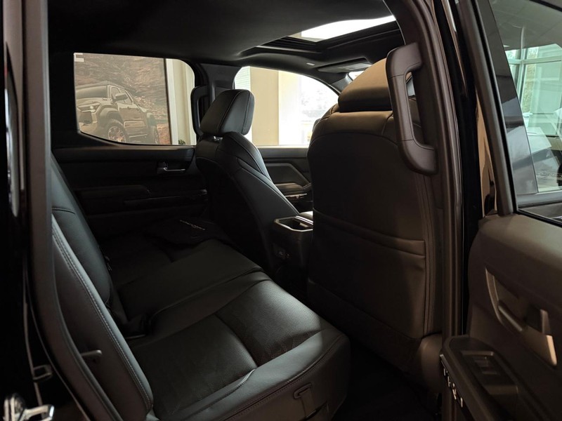 Toyota Tacoma 4WD Vehicle Image 7