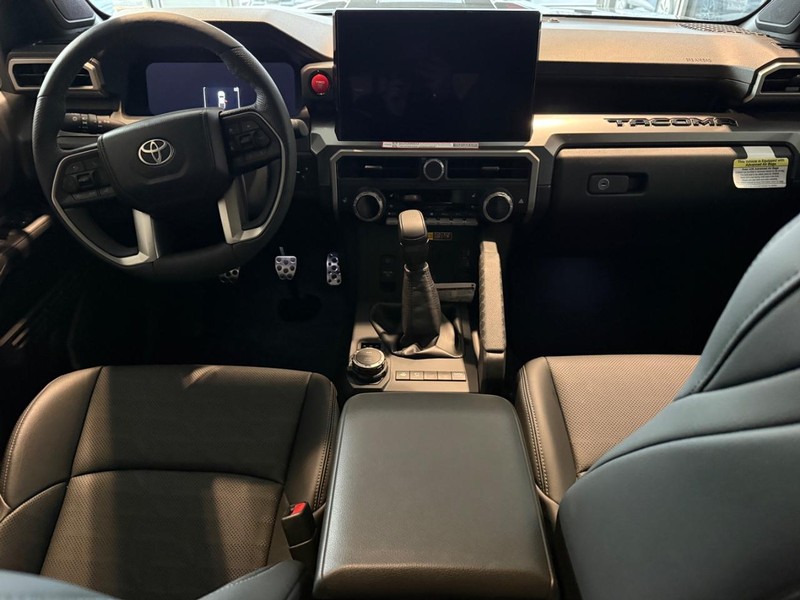 Toyota Tacoma 4WD Vehicle Image 9