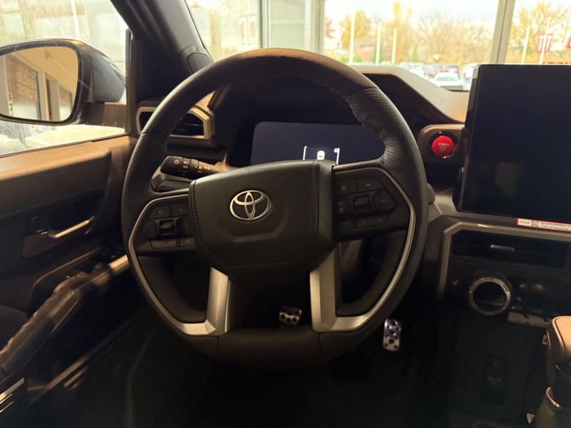 Toyota Tacoma 4WD Vehicle Image 10