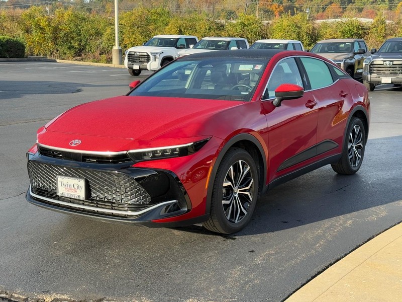 Toyota Crown Vehicle Image 8