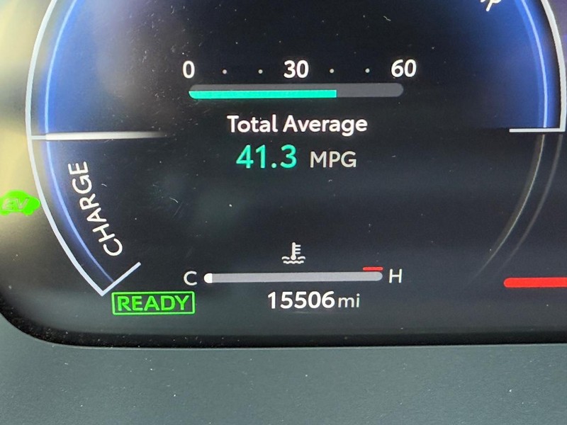 Toyota Crown Vehicle Image 20