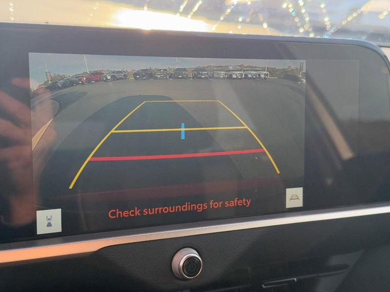 Toyota Crown Vehicle Image 21