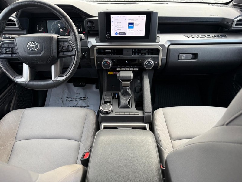 Toyota Tacoma 4WD Vehicle Image 11