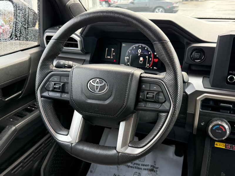 Toyota Tacoma 4WD Vehicle Image 12