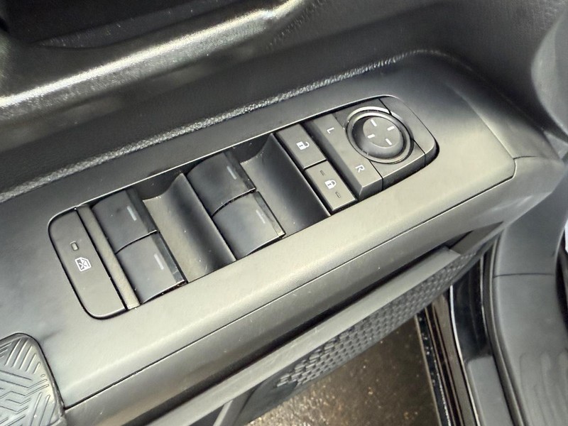 Toyota Tacoma 4WD Vehicle Image 14