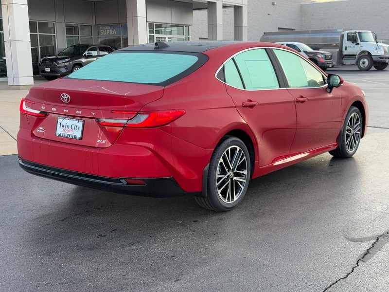 Toyota Camry Vehicle Image 3