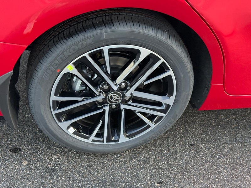 Toyota Camry Vehicle Image 5