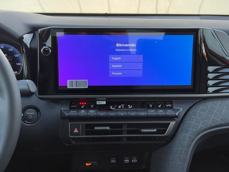 Toyota Camry Vehicle Image 9