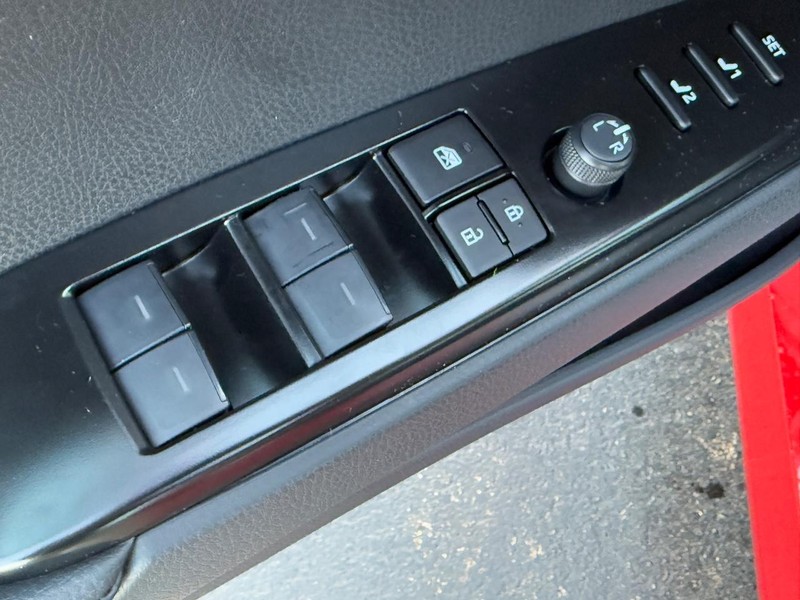 Toyota Camry Vehicle Image 10