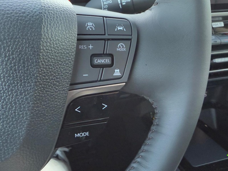 Toyota Camry Vehicle Image 14