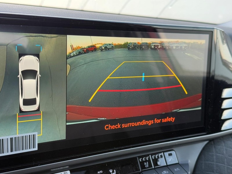 Toyota Camry Vehicle Image 16