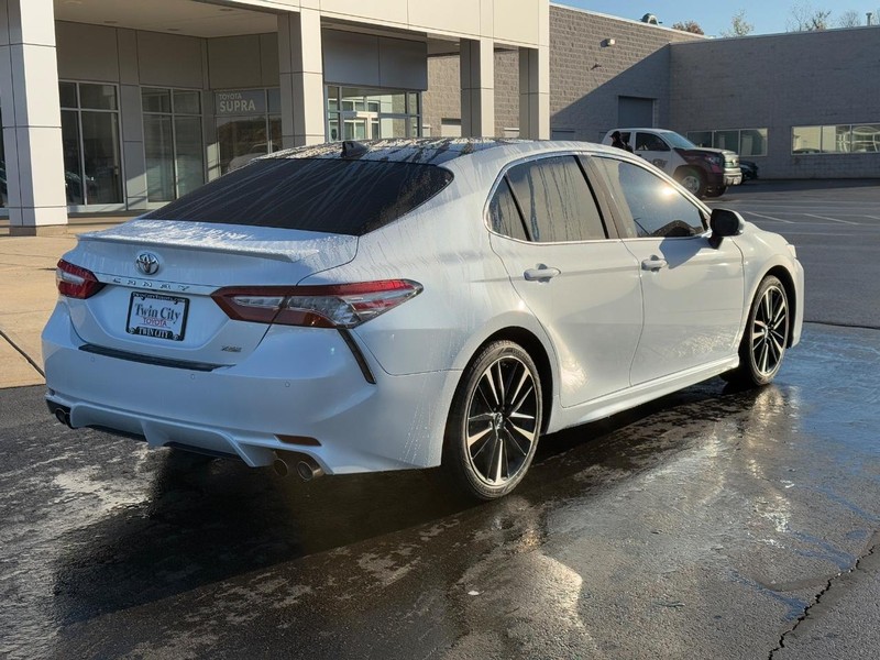 Toyota Camry Vehicle Image 3