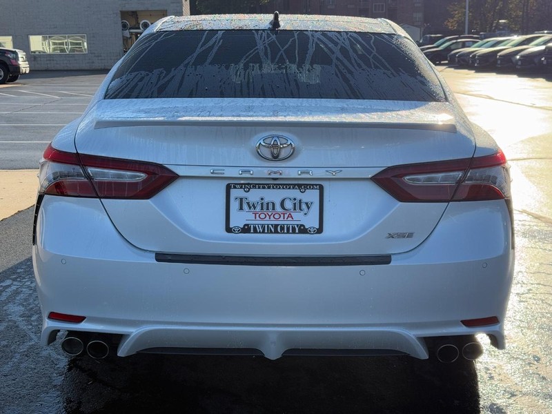 Toyota Camry Vehicle Image 6