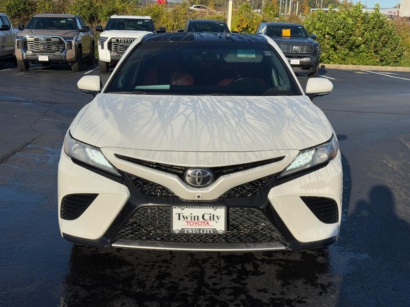 Toyota Camry Vehicle Image 10