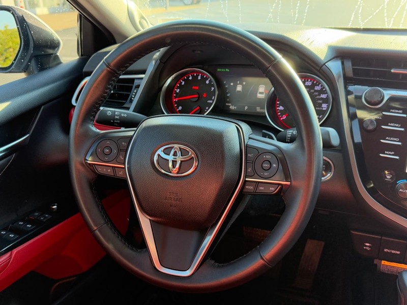 Toyota Camry Vehicle Image 13