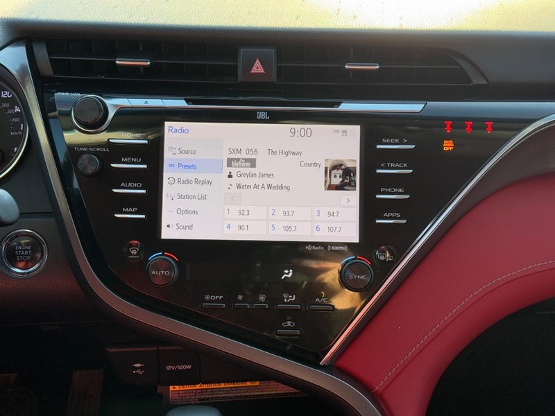 Toyota Camry Vehicle Image 14