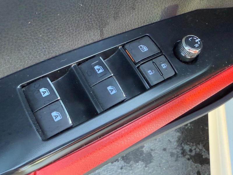 Toyota Camry Vehicle Image 15