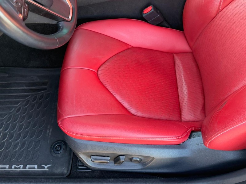 Toyota Camry Vehicle Image 16