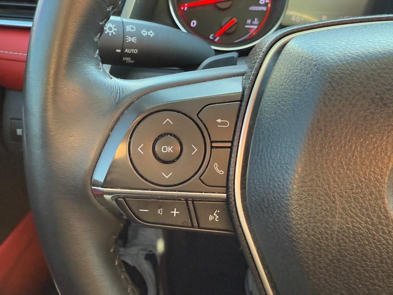 Toyota Camry Vehicle Image 17