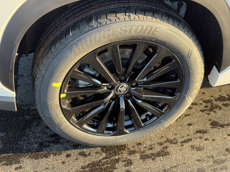 Toyota Highlander Vehicle Image 4