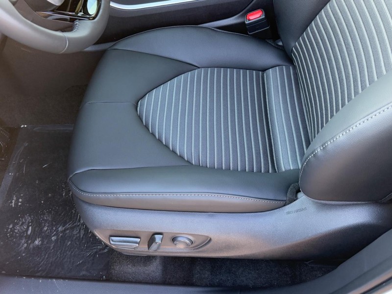 Toyota Highlander Vehicle Image 10