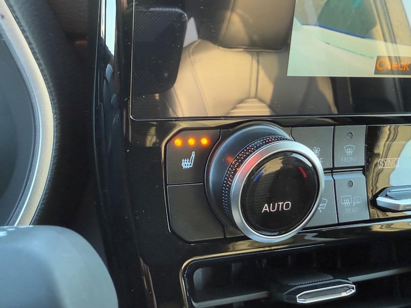 Toyota Highlander Vehicle Image 15