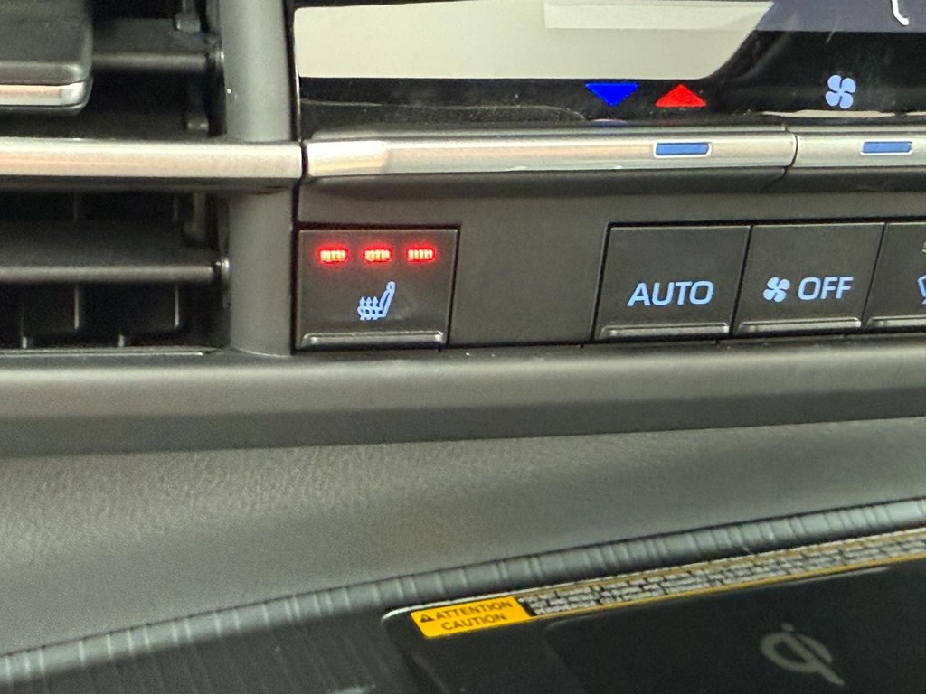 Toyota Sienna Vehicle Image 23