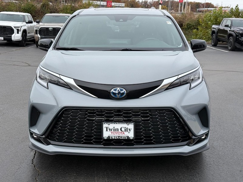 Toyota Sienna Vehicle Image 10