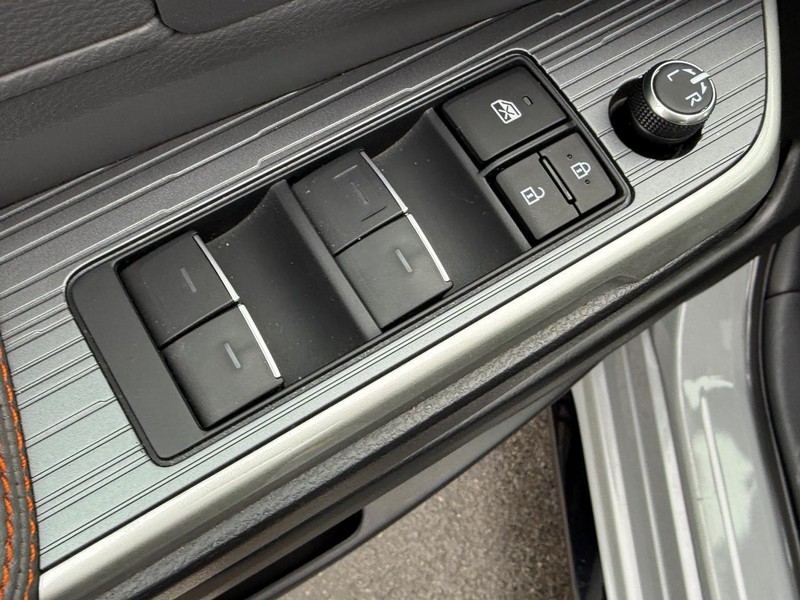 Toyota Sienna Vehicle Image 16