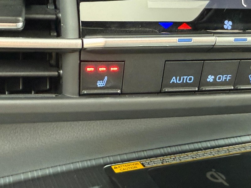 Toyota Sienna Vehicle Image 23