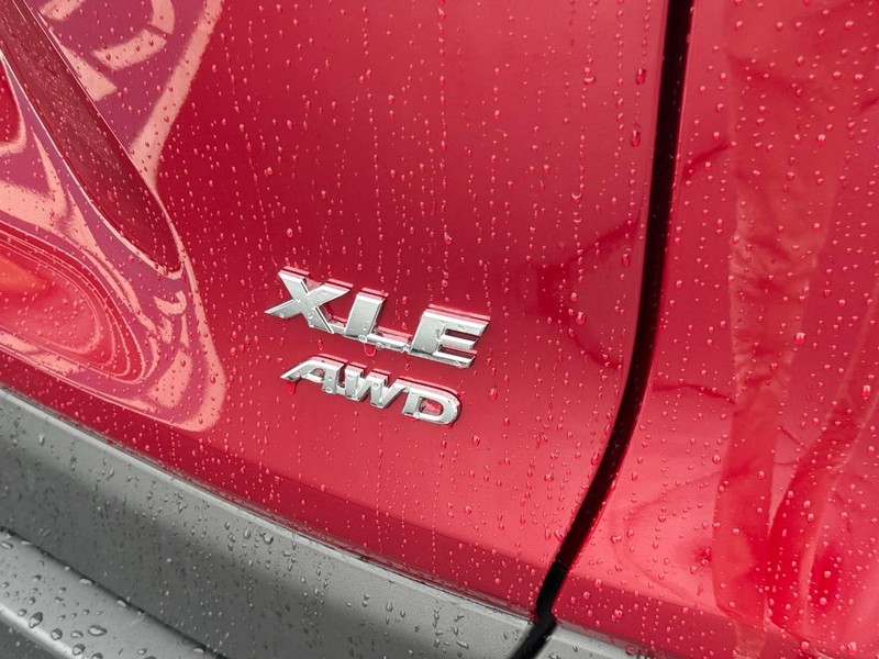 Toyota RAV4 Vehicle Image 4