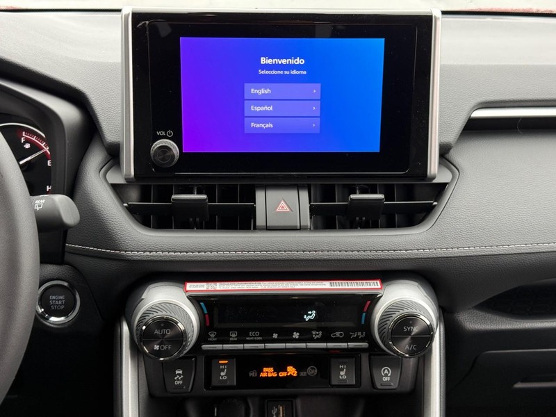 Toyota RAV4 Vehicle Image 9