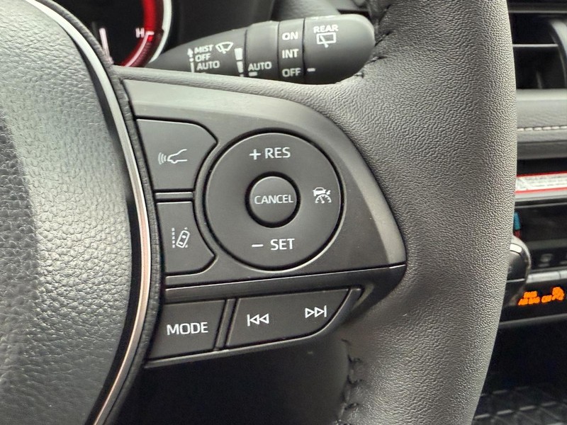 Toyota RAV4 Vehicle Image 13