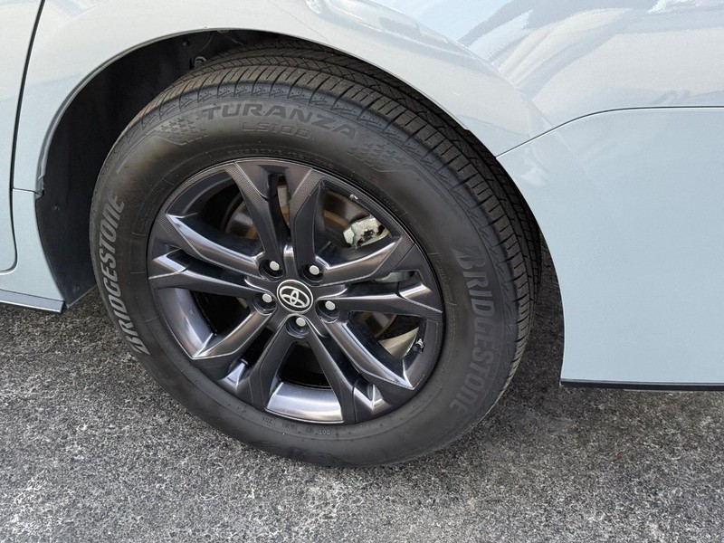 Toyota Sienna Vehicle Image 8