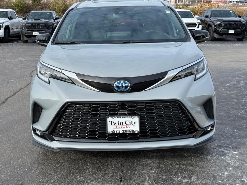 Toyota Sienna Vehicle Image 10