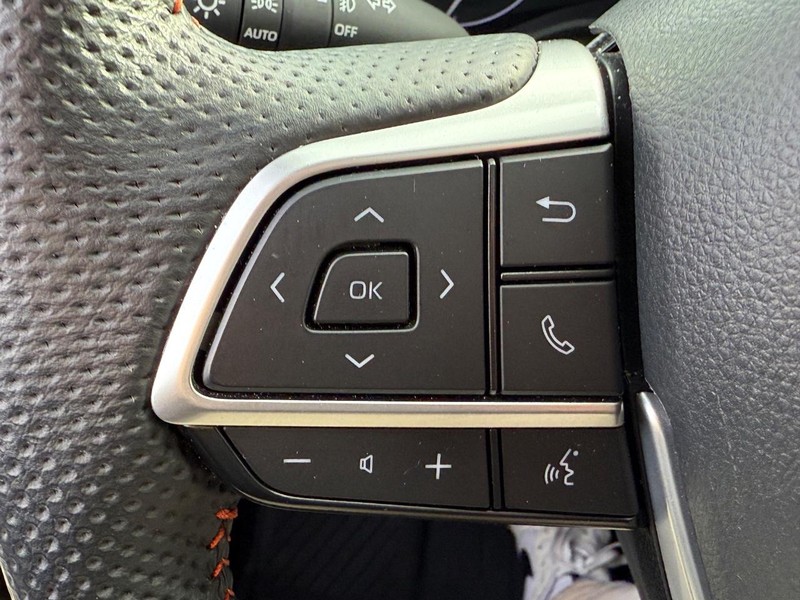 Toyota Sienna Vehicle Image 18