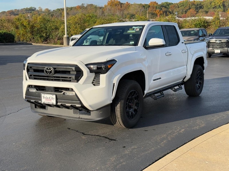 Toyota Tacoma 4WD Vehicle Image 8