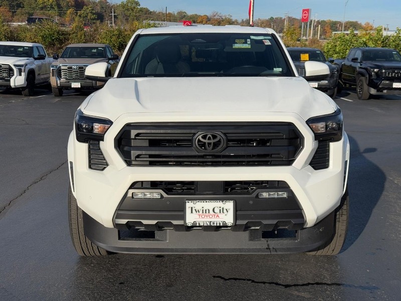 Toyota Tacoma 4WD Vehicle Image 9