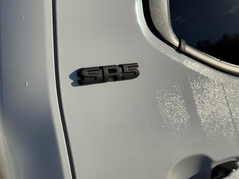 Toyota Tacoma 4WD Vehicle Image 10