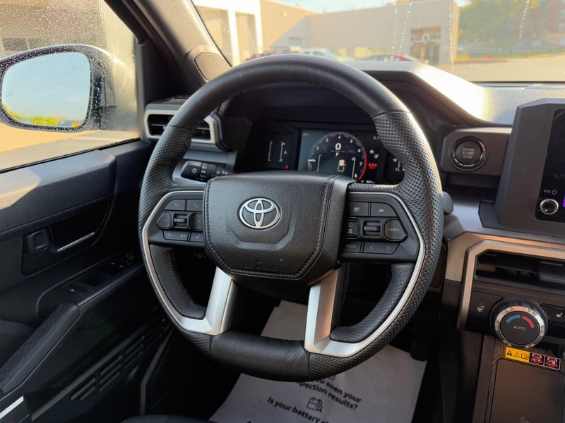 Toyota Tacoma 4WD Vehicle Image 13