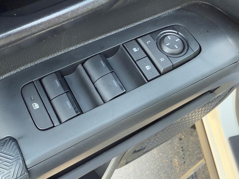 Toyota Tacoma 4WD Vehicle Image 15