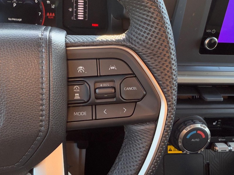 Toyota Tacoma 4WD Vehicle Image 18